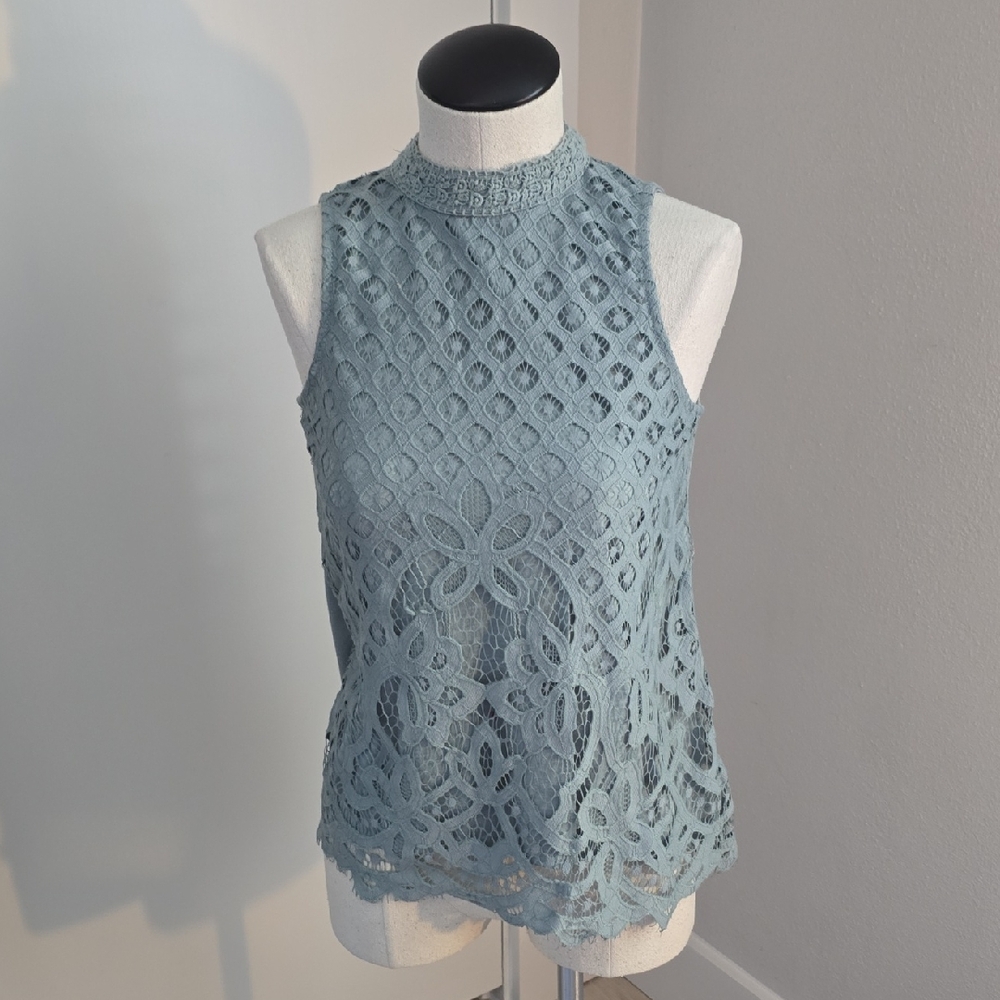 Elegant Lace Sleeveless Top - Blue